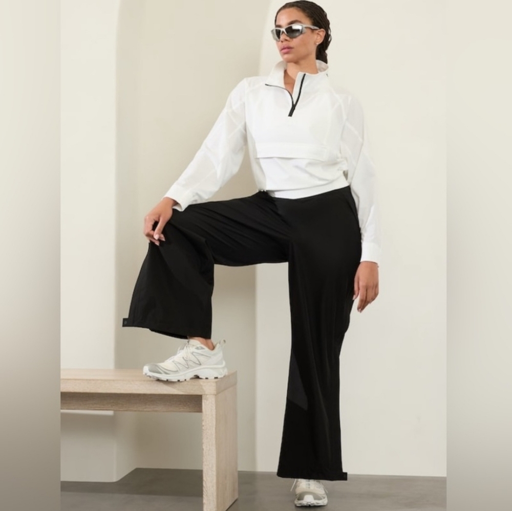 Athleta Rainout High Rise Traverse Pant Size L NWT